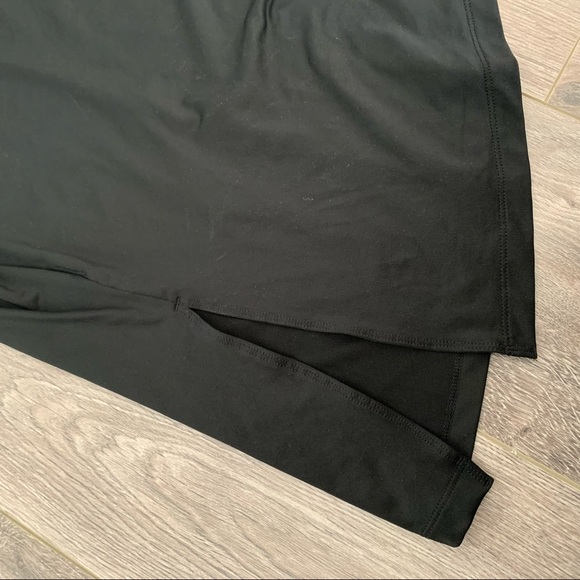 Adidas Training black top - Picture 3 of 3